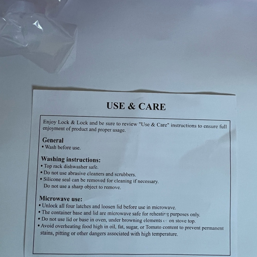 Lock & Lock Food Storage Container Set of 4 with 3 compartments each - Picture 6 of 7